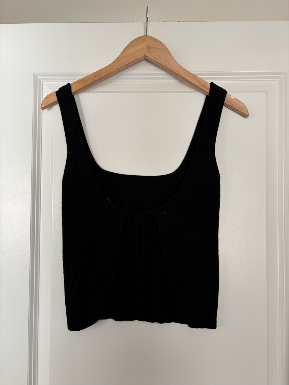 Lulu's Brand, Black Ribbed Square-Neck open tie back Tank - Picture 3 of 6